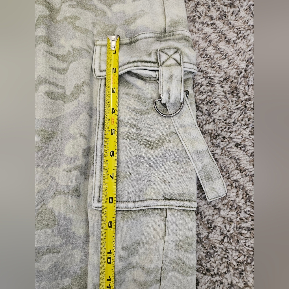 Gilded Intent Camo Cargo Joggers NWOT - Picture 12 of 16